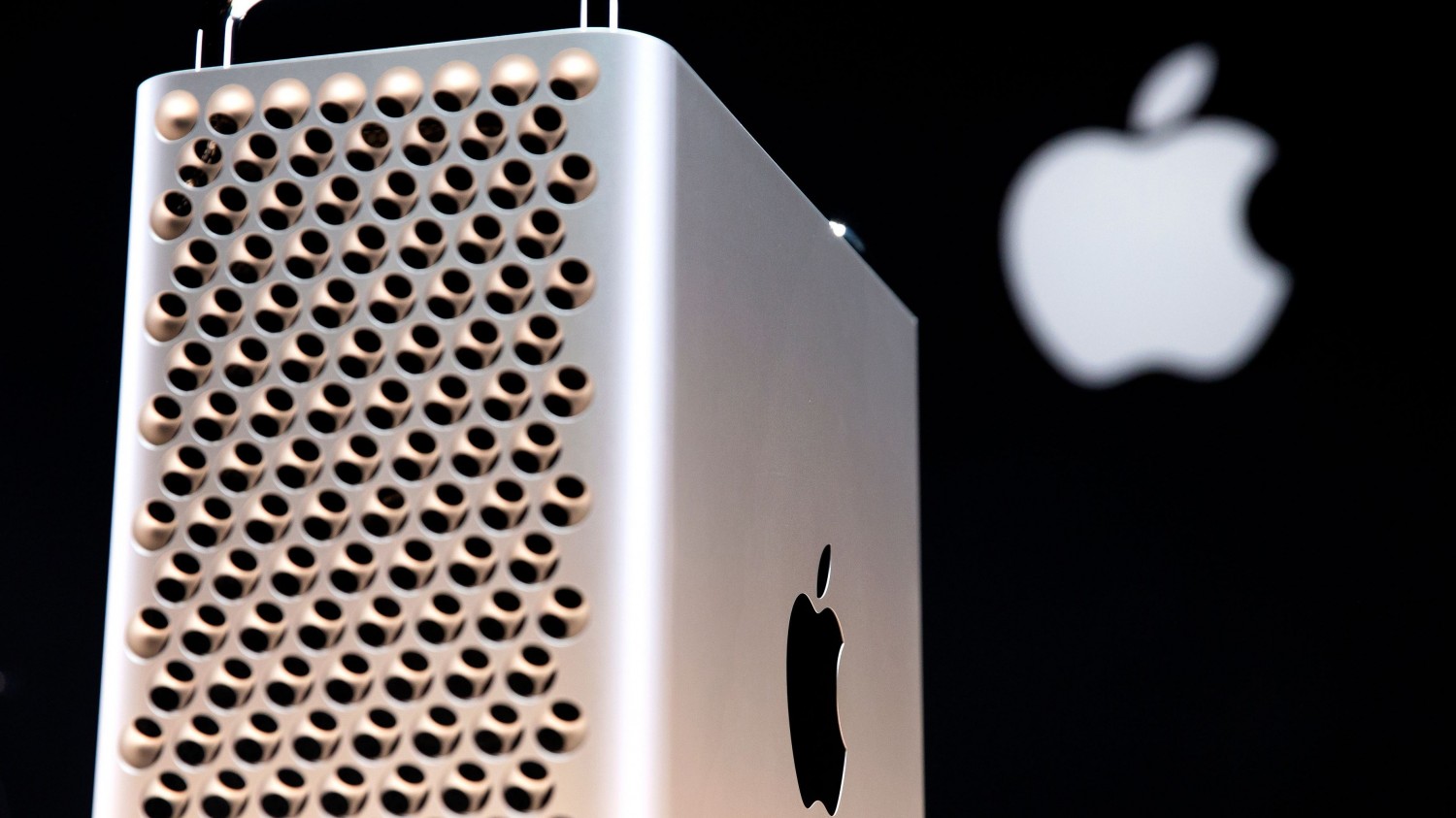 Apple начала продавать восстановленные Mac Pro. Дают скидки до $4000, но даже так дорого - изображение 1 Apple начала продавать восстановленные Mac Pro. Дают скидки до $4000, но даже так дорого - фото 1