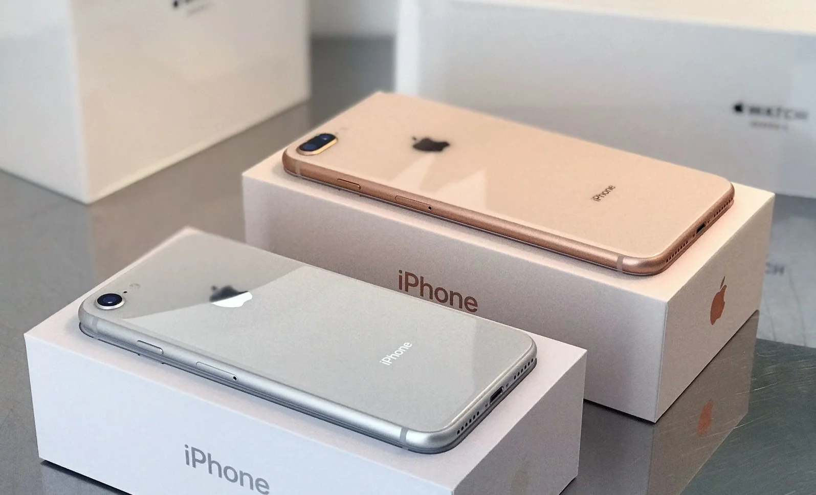 Мошенник обманул Apple на $1 млн, фотографируя пустые коробки от iPhone - фото 1