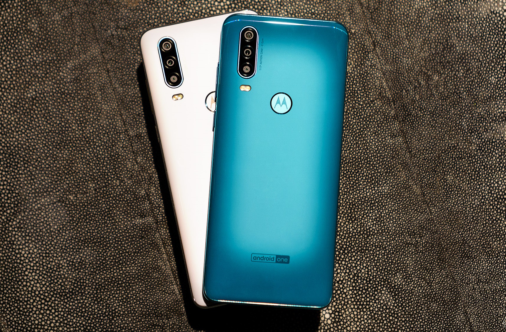 Motorola One Action — камерофон с возможностями экшен-камеры за 19 000 рублей - фото 2