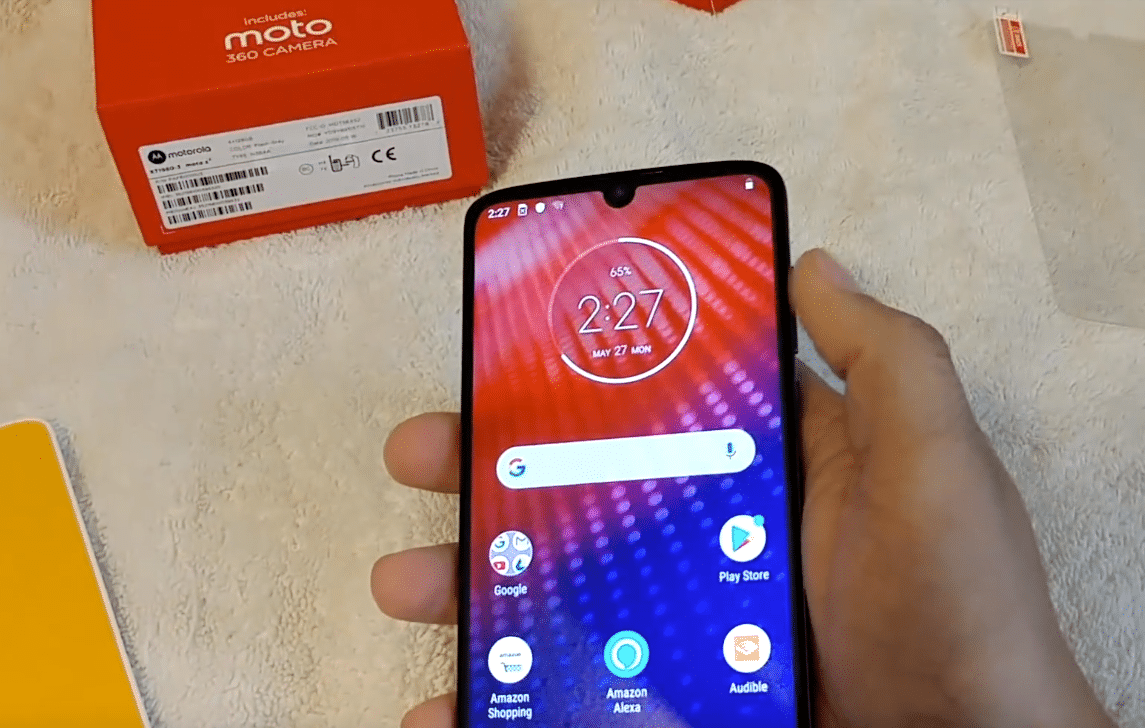 Пользователь Reddit купил на Amazon неанонсированный смартфон Moto Z4 - фото 1
