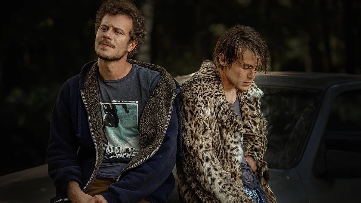 24 февраля на КиноПоиск HD вышел финал мистического триллера «Топи» по сценарию Дмитрия Глуховского. Это история о пяти молодых москвичах, которые едут в «православный спа», а находят вместо него опасное безвременье. Собрали еще несколько фильмов и сериалов, очень смахивающих на «Топи» — сюжетом, атмосферой или полной безнадежностью бытия.