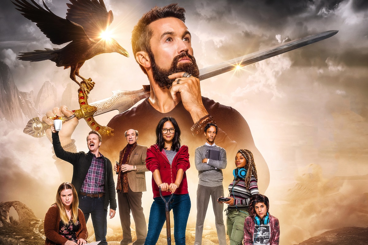 7 февраля на потоковом сервисе Apple + состоялась премьера первого 9-серийного сезона комедийного сериала под названием «Мифический квест: Пир ворона» (Mythic Quest: Ravenʼs Bandquet, он же «Легендарный квест» в некоторых переводах). Каким же получилось шоу о разработчиках видеоигр?