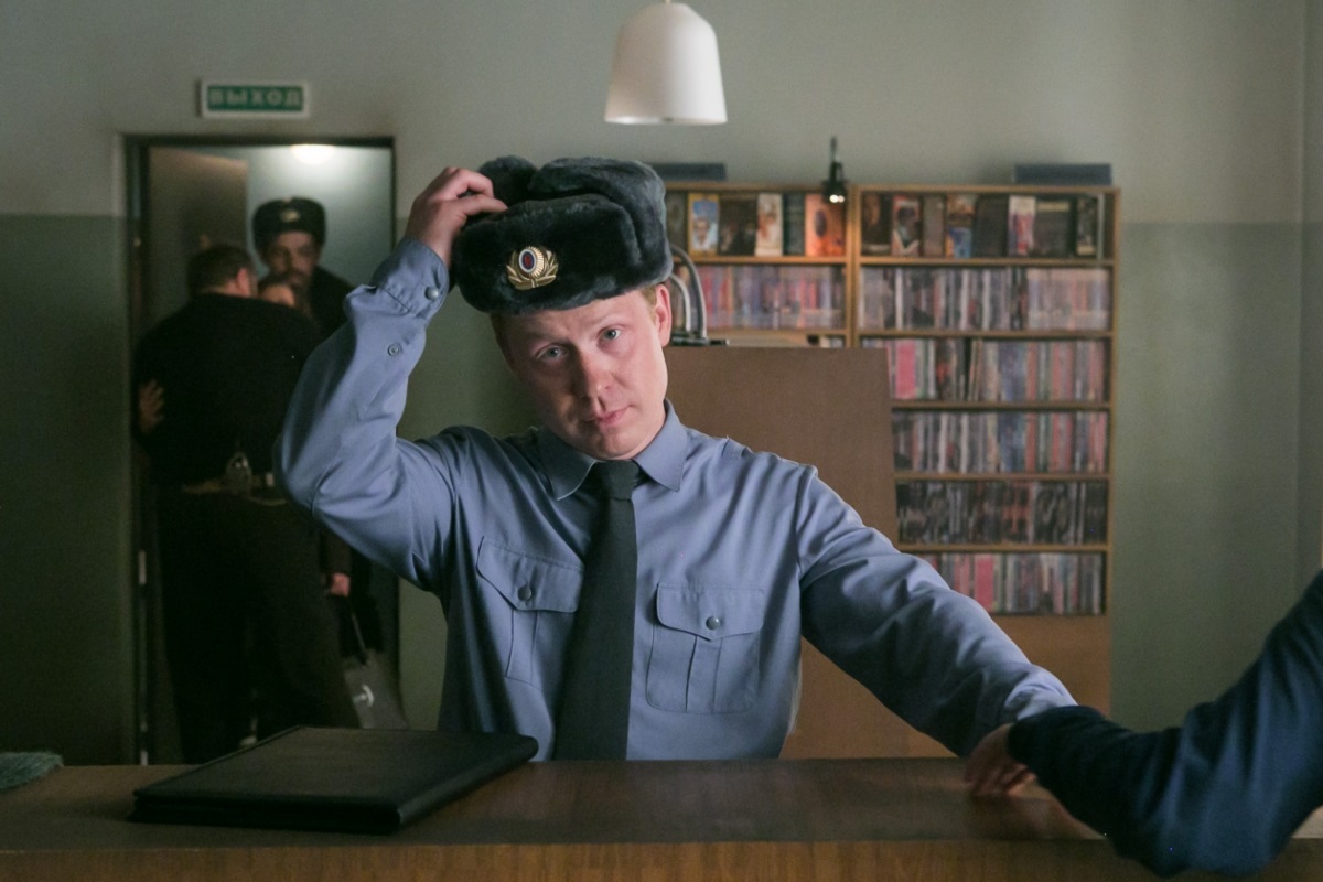 17 октября в кинотеатре «Пионер» состоялась премьера первых трех эпизодов нового комедийного сериала «Полярный» от телеканала «ТНТ». Мы их посмотрели и делимся впечатлениями.