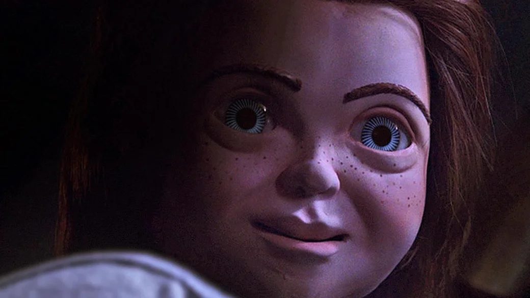 Рецензия на «Детские игры» — бездушный ремейк классического хоррора об одушевленной кукле-убийце - фото 4