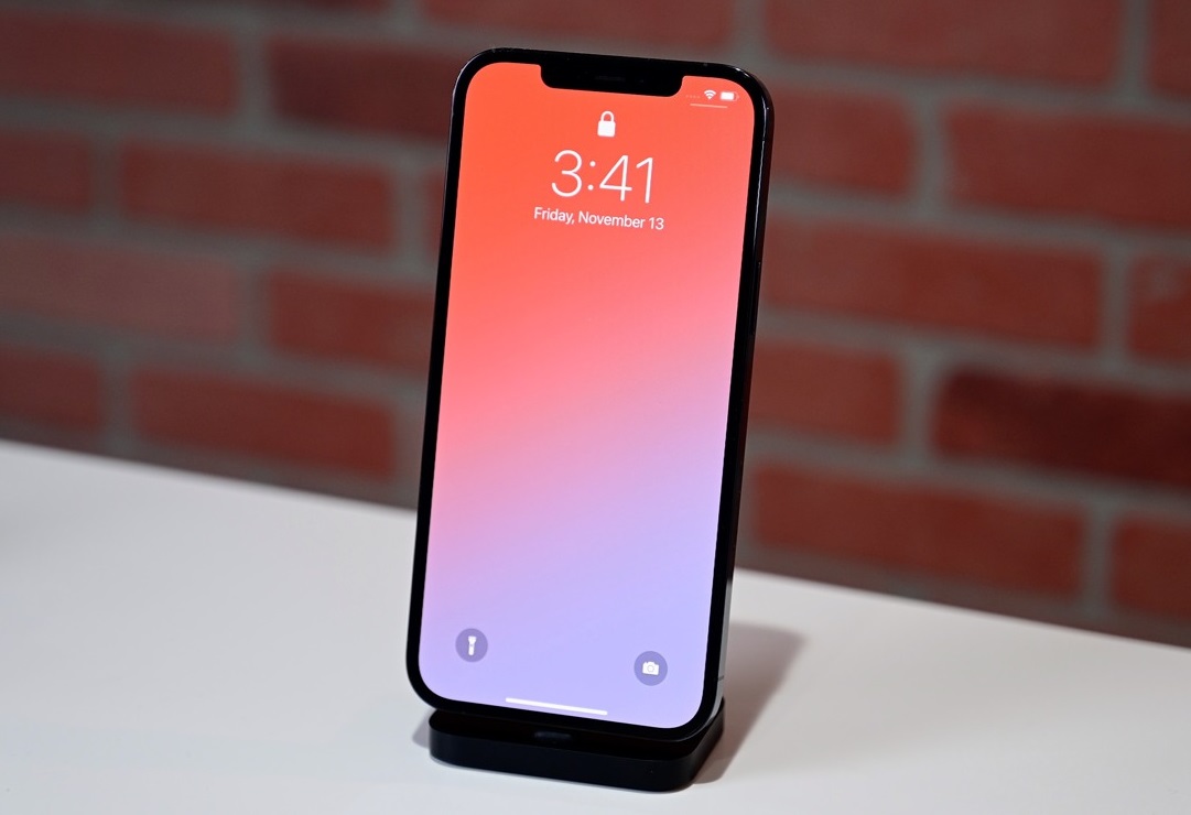 Эксперты назвали дисплей iPhone 12 Pro Max лучшим экраном для смартфонов - изображение 1 Эксперты назвали дисплей iPhone 12 Pro Max лучшим экраном для смартфонов - фото 1