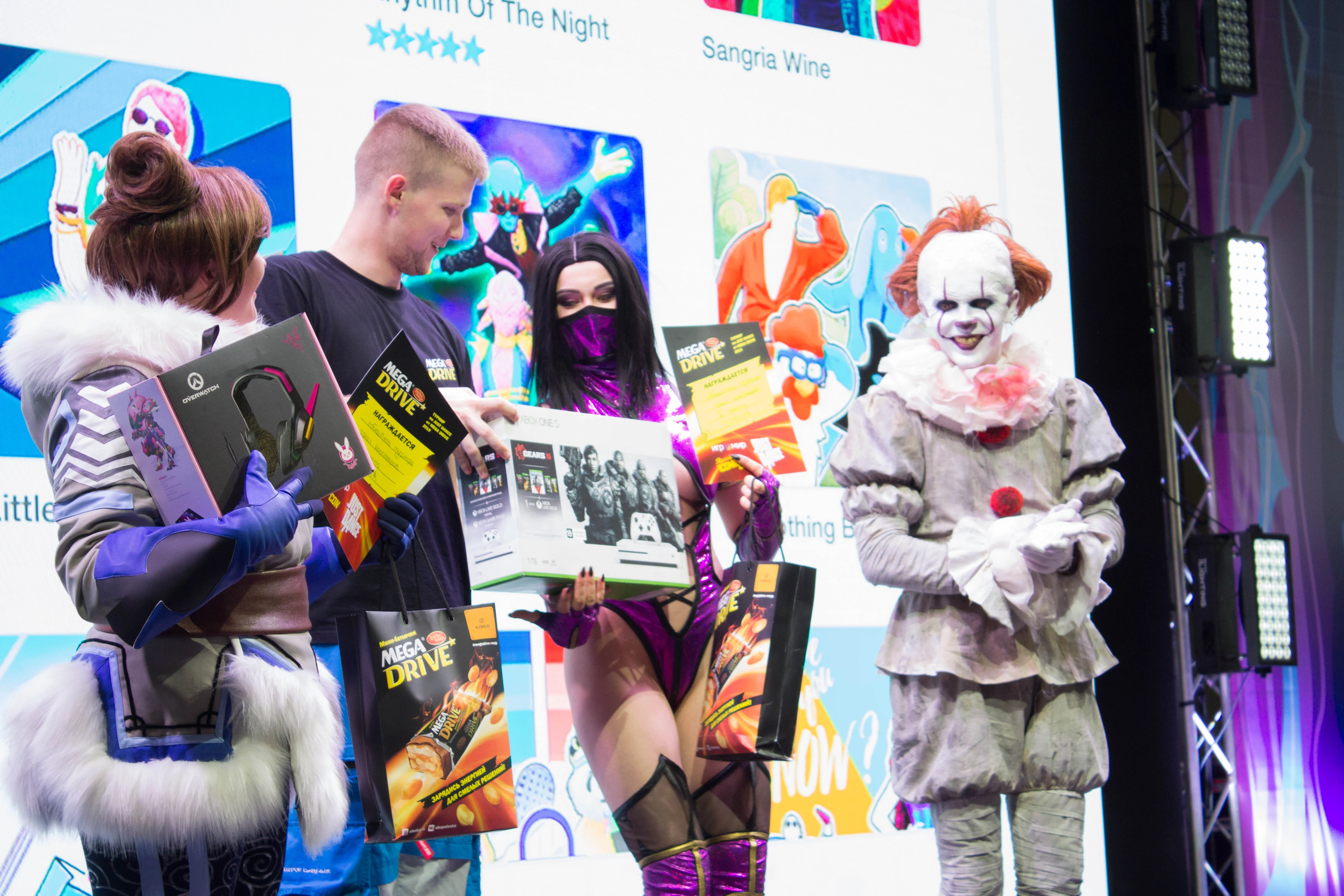 Миккельсен с Кодзимой, Эндрю Скотт, клип Lumen по Бэтмену. Comic Con Russia и «Игромир» 2019. День 3 - фото 27