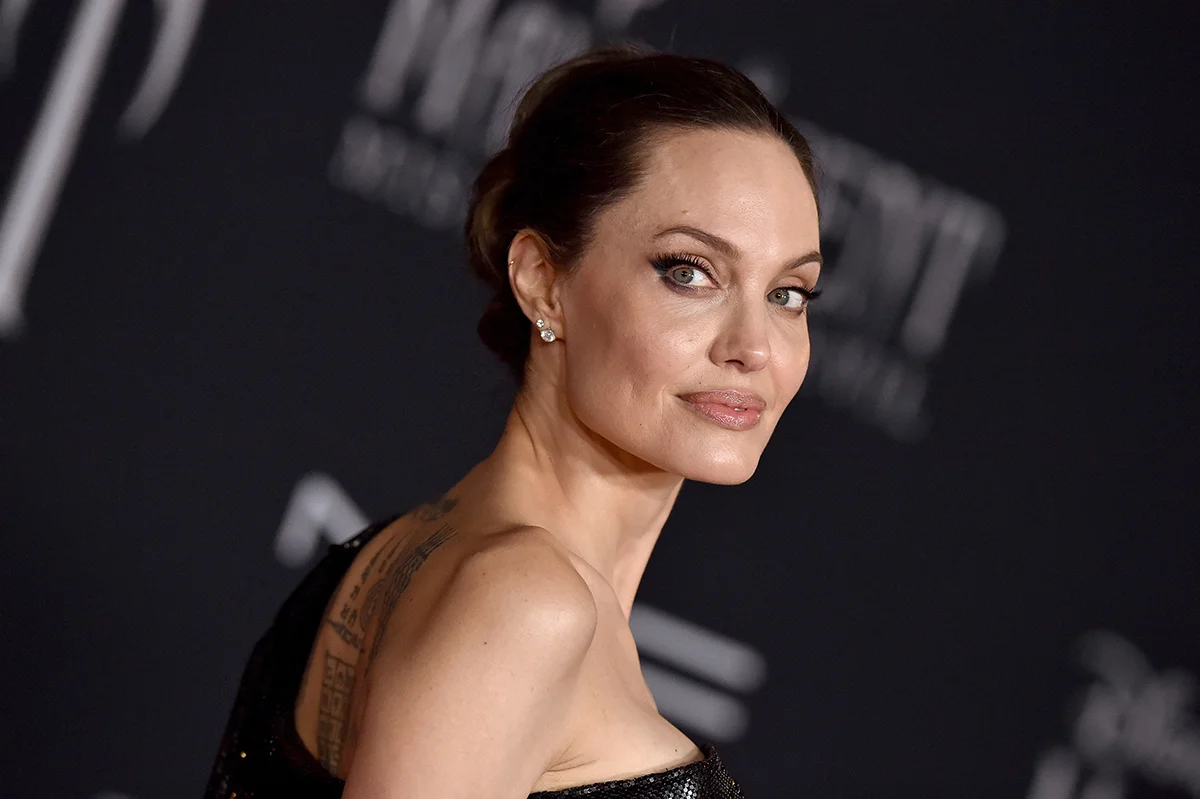 Warner Bros. объявила дату выхода триллера «Те, кто желают мне смерти» с Анджелиной Джоли - фото 1
