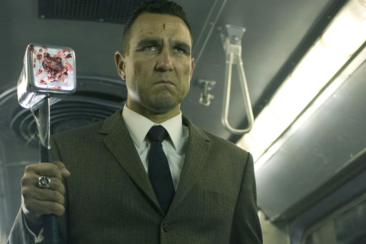 7 октября на Hulu выходит экранизация культовых «Книг крови» (Books of Blood) британского хоррор-автора Клайва Баркера в формате фильма. Вспоминаем лучшие адаптации его произведений.