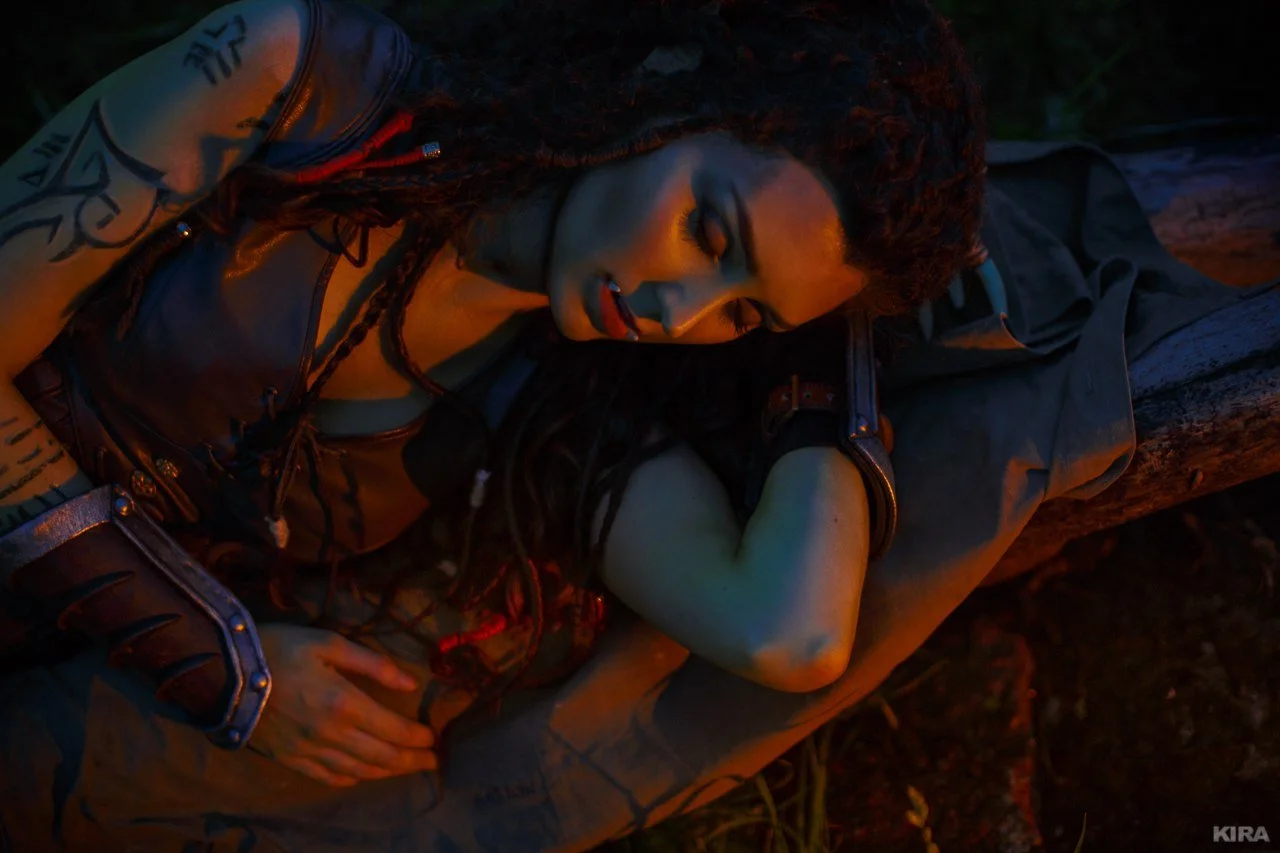 Косплей дня: молодой маг Кадгар и полуорчиха Гарона из фильма Warcraft - фото 21