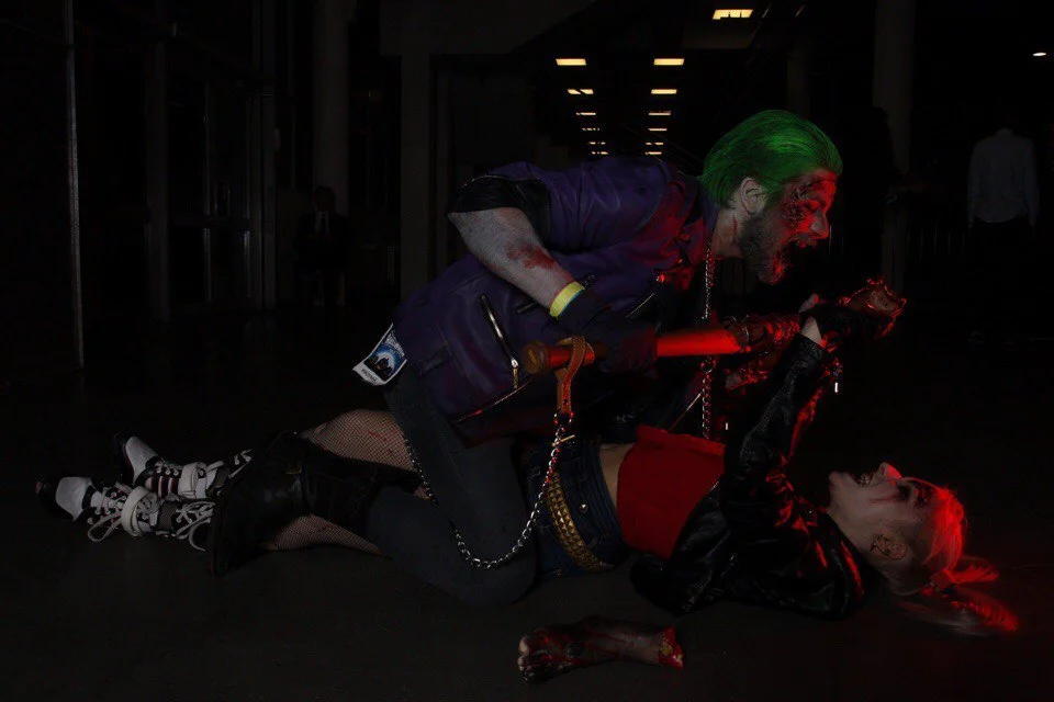 Косплей дня: неожиданный кроссовер — Харли Квинн и Джокер в «Ходячих мертвецах» - фото 6