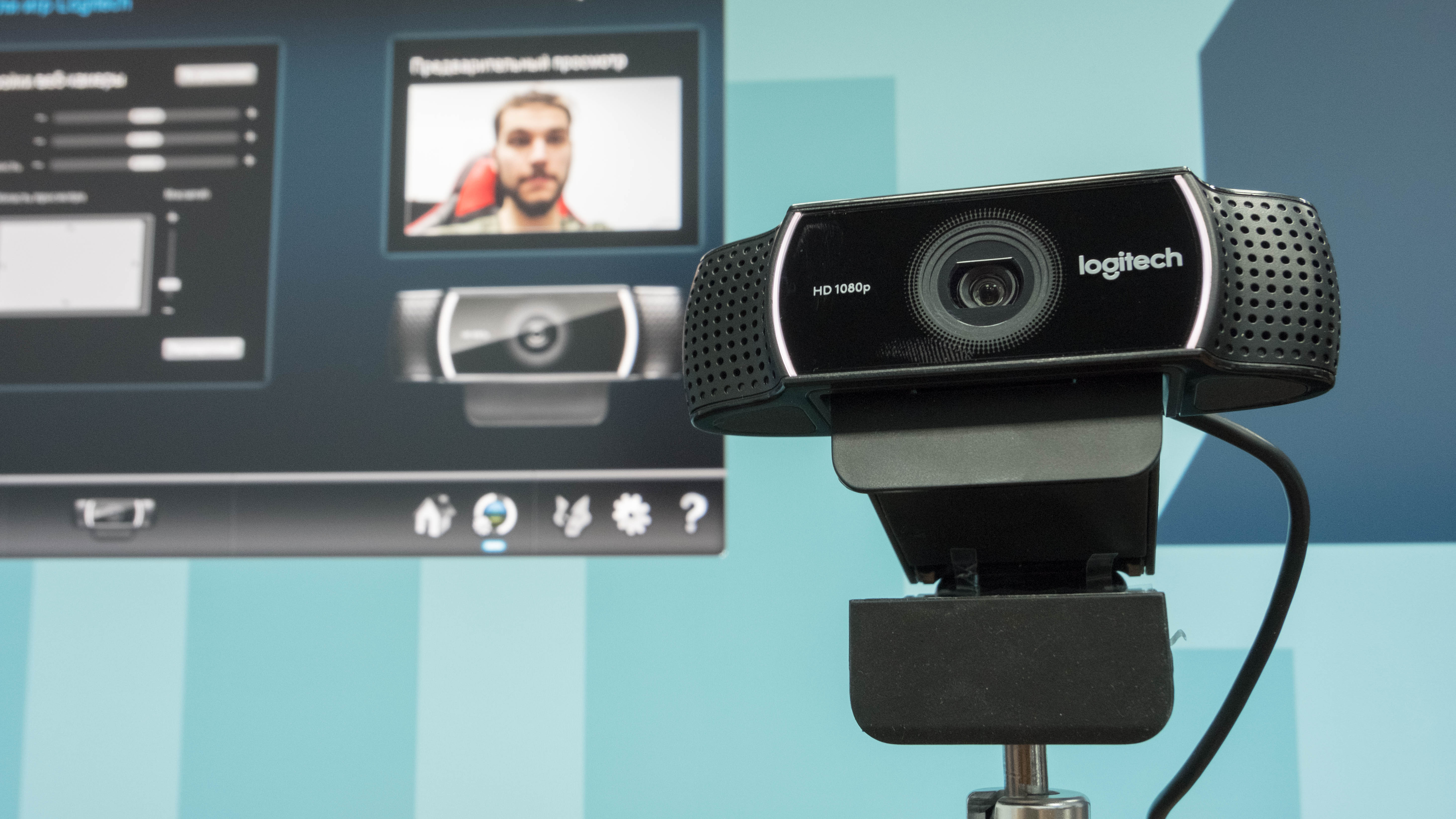 Стримы давно перестали быть маргинальным развлечением интровертов и социопатов. Теперь это сотни профессиональных трансляций, тысячи зрителей и безграничные возможности для самовыражения. «Канобу» рассказывает, о чем позаботиться в первую очередь при подготовке к идеальному стриму.