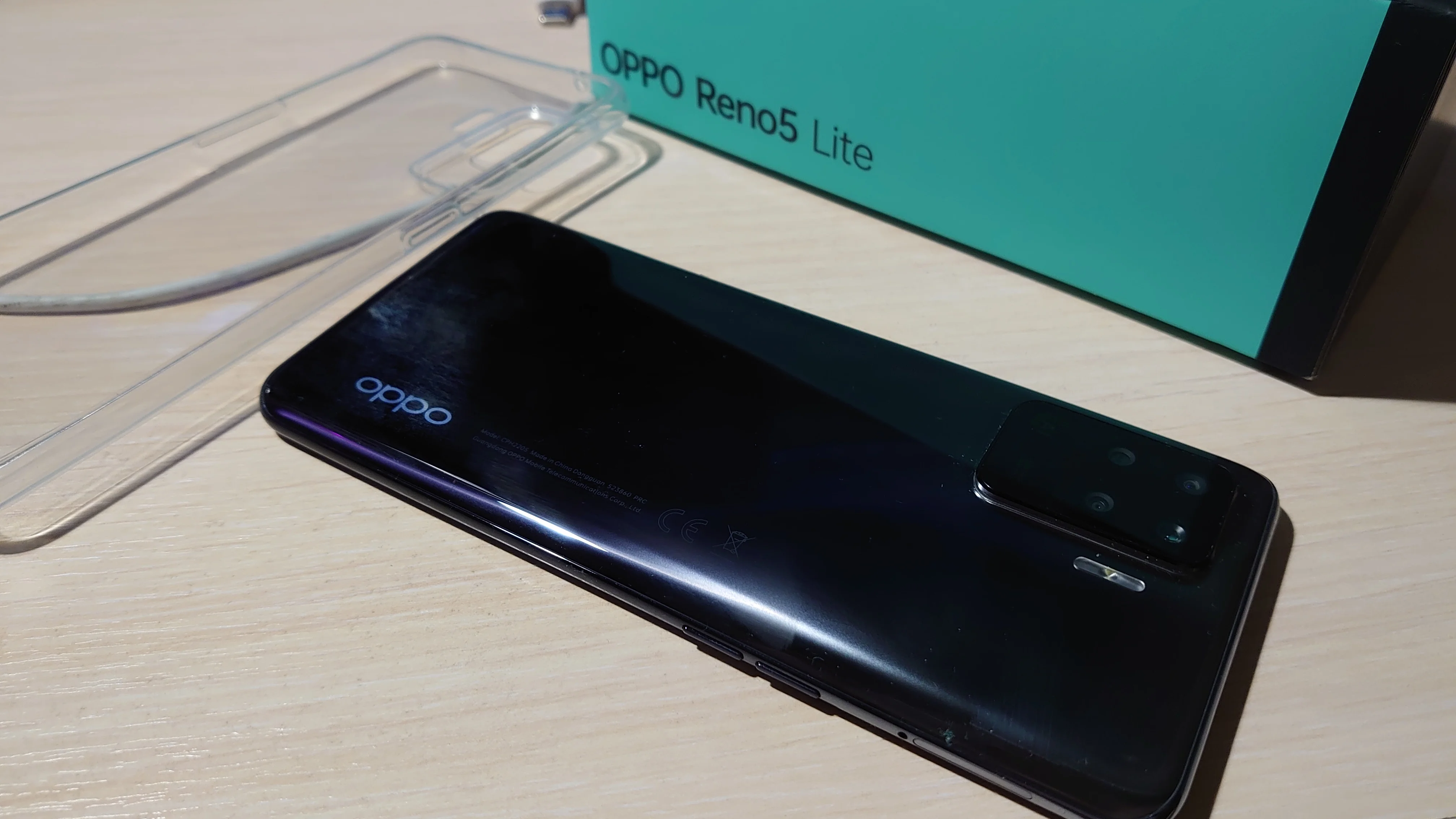 Обзор Oppo Reno 5 Lite. Смартфон без изысков, но с NFC