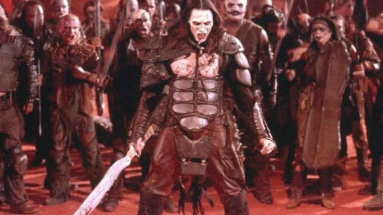 Марсианские аборигены в фильме напоминают то ли зомби, то ли орков из «Властелина колец»