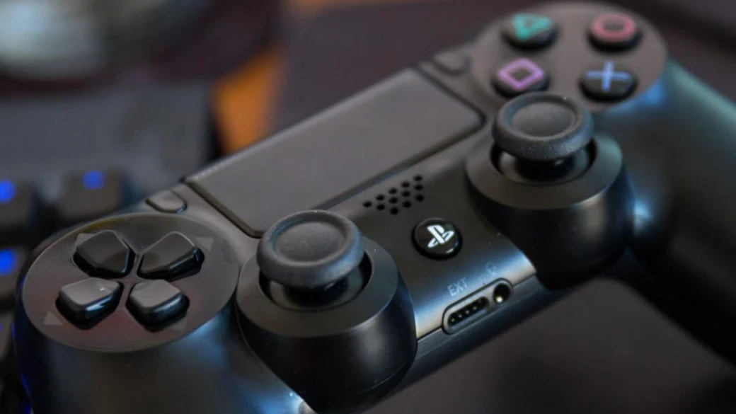 Слух: в сети появились фотографии контроллера PlayStation 5 - фото 1