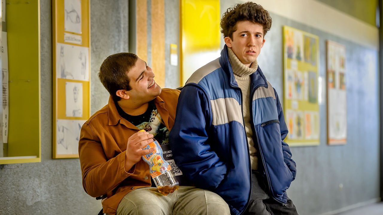 Что смотреть в июле 2020: Дэнни Трехо, Том Хэнкс, Шарлиз Терон, Олдос Хаксли и Бэнкси - изображение 13 Что смотреть в июле 2020: Дэнни Трехо, Том Хэнкс, Шарлиз Терон, Олдос Хаксли и Бэнкси - фото 13