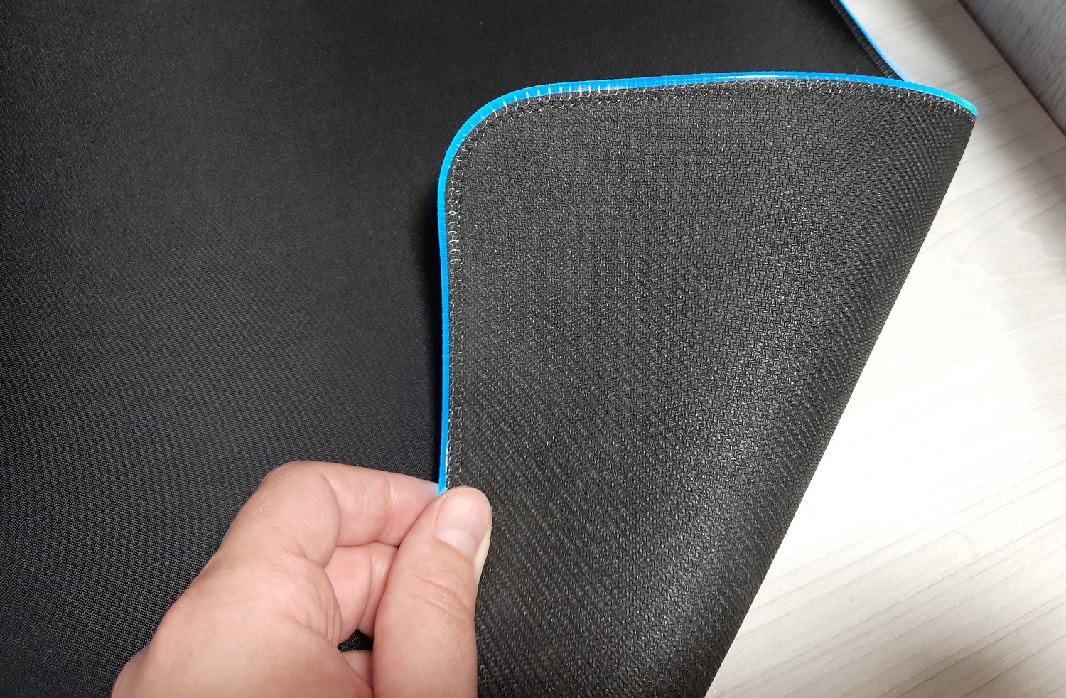 Обзор Adata XPG Battleground XL Prime: игровой коврик для мыши и клавиатуры с RGB-подсветкой - фото 6