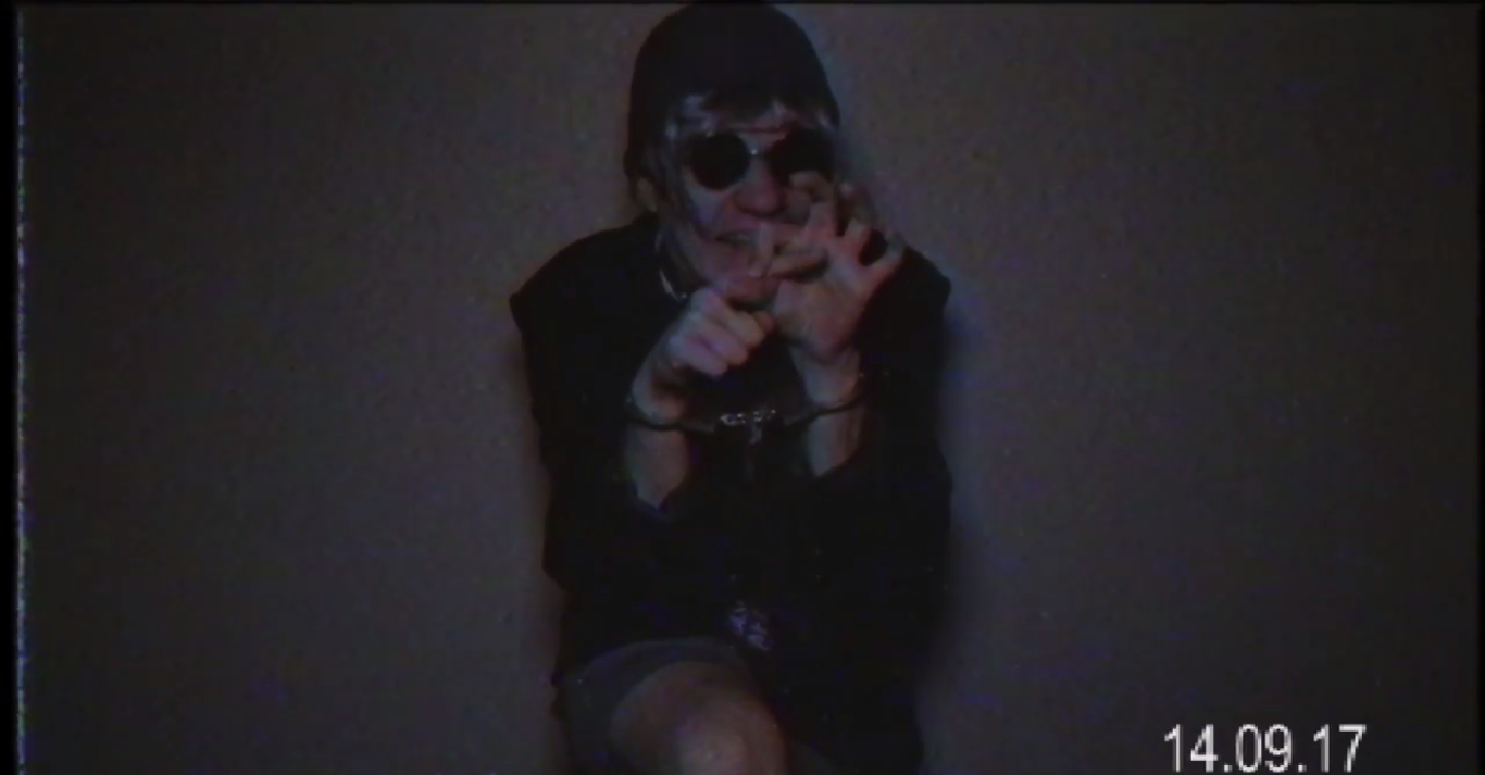 «Мне теперь с этим жить»: BadComedian выпустил обзор фильма «Бабушка легкого поведения» - фото 2