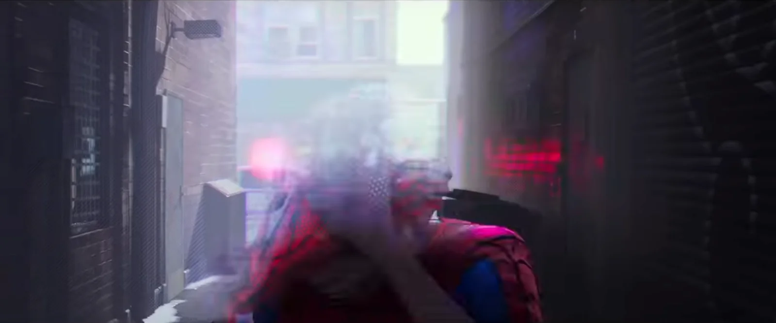 Что показали в трейлере Spider-Man: Into the Spider-Verse. Зеленый гоблин, Гвен-паук и Кингпин? - фото 8