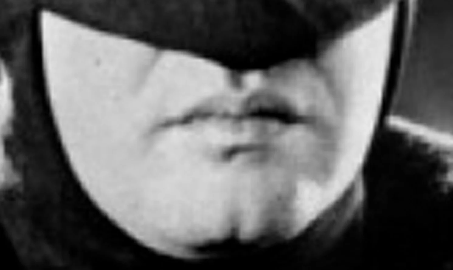 Выясняем, у какого Бэтмена самые красивые губы - фото 3