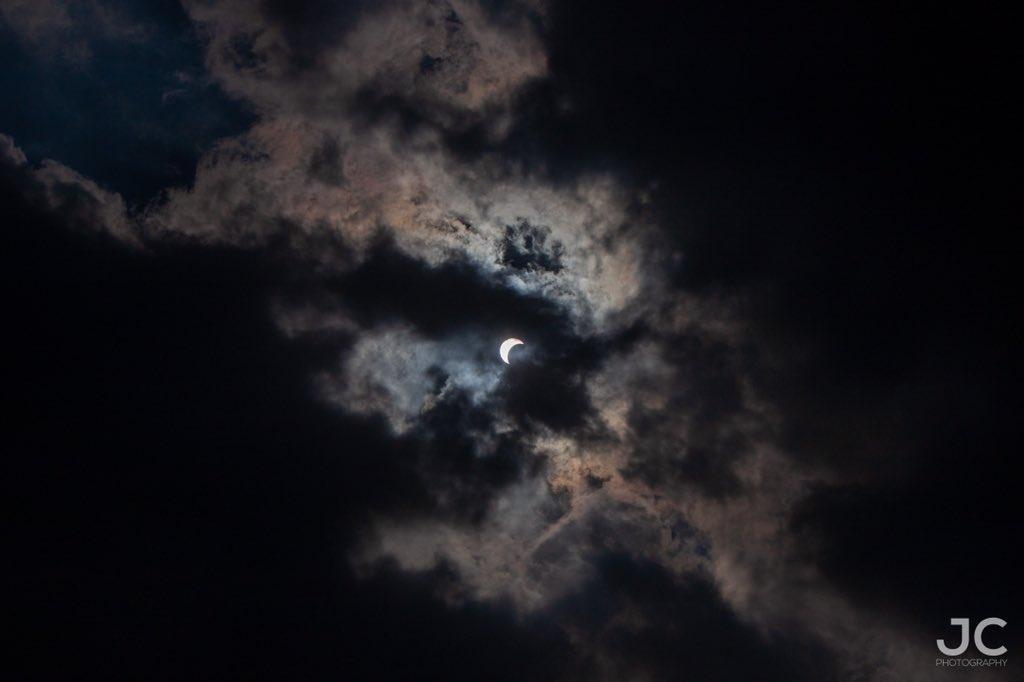 20 лучших фотографий солнечного затмения 21 июня, которое вы могли пропустить - фото 12