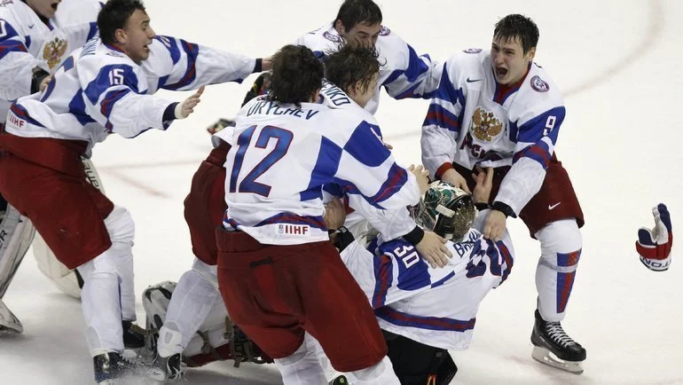Как интернет обрадовался победе молодежной сборной России в финале «не того» ЧМ по хоккею - фото 1