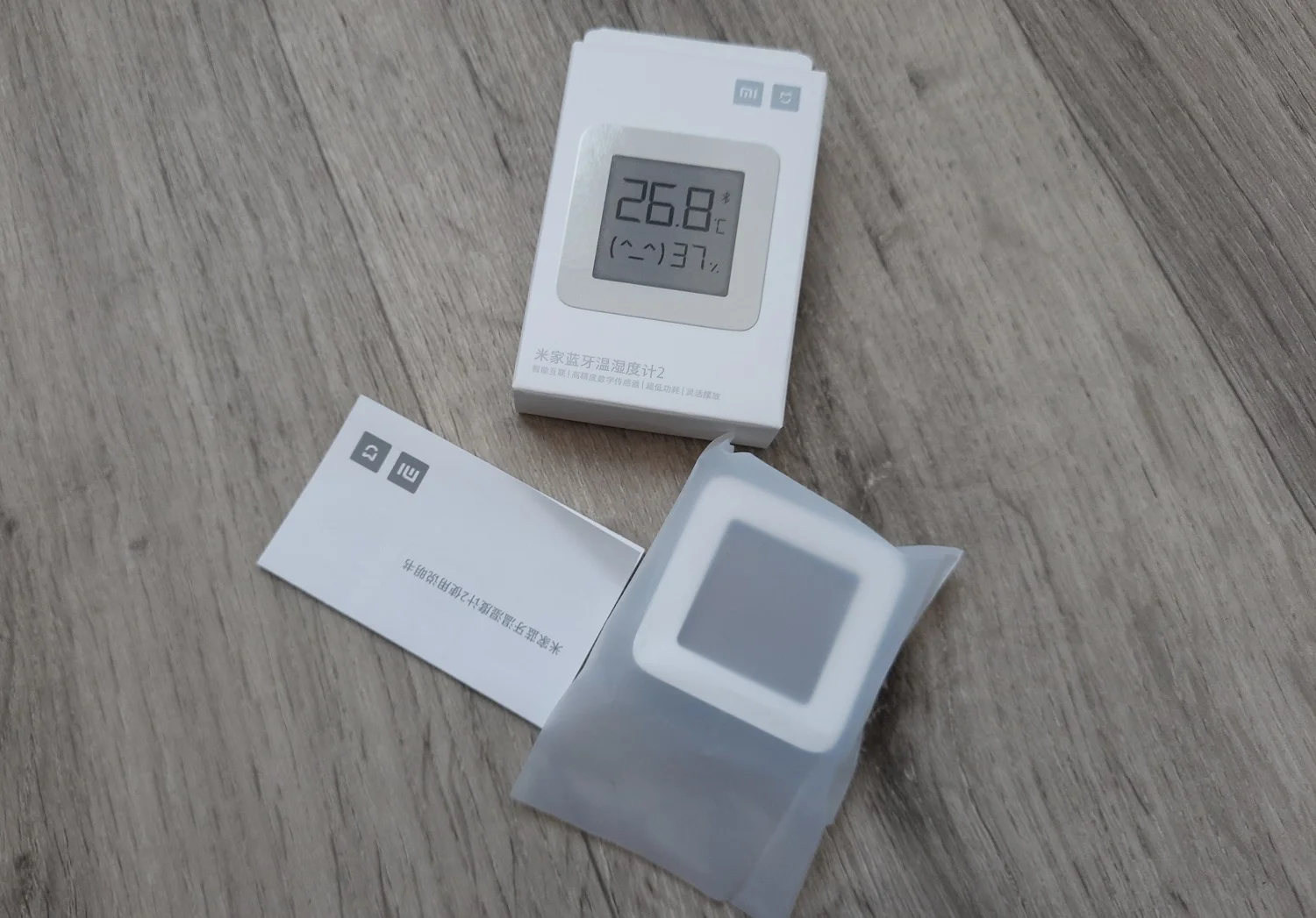 Обзор Xiaomi Mijia Termometer 2 — миниатюрный смарт-термометр для дома и дачи - фото 2