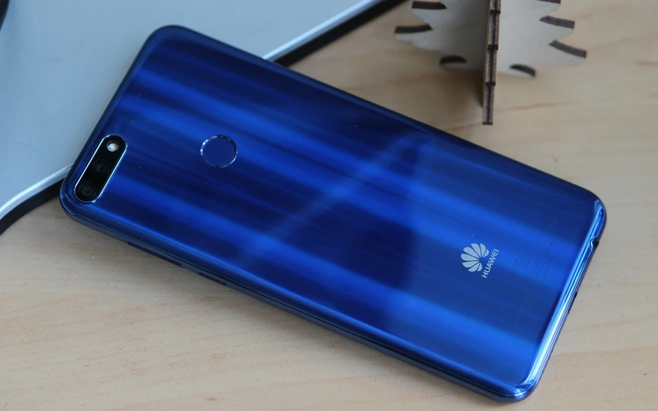 В Сети появились первые фото и характеристики смартфона Huawei Y7 2019 |  Канобу