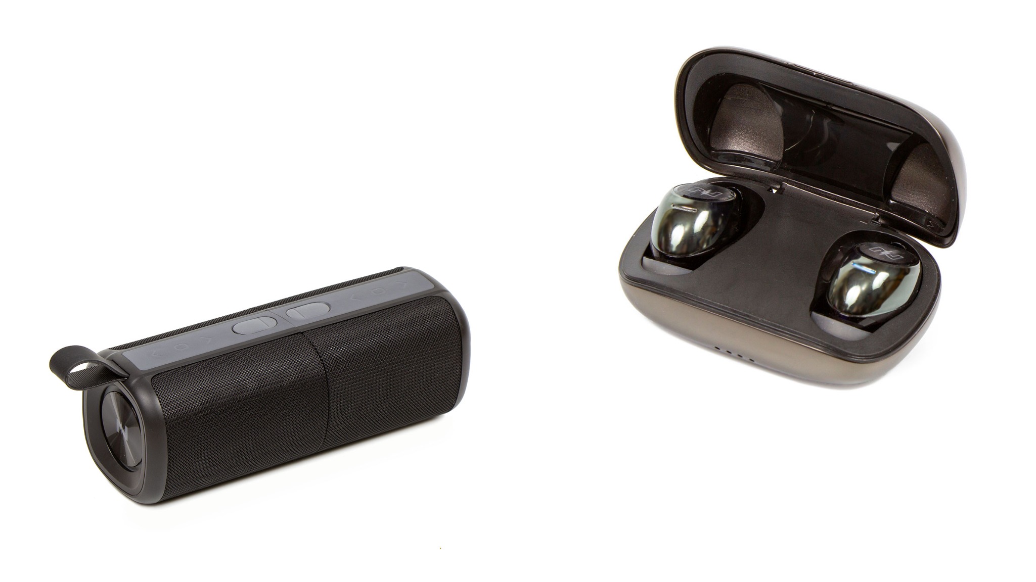 В прошлом году мы уже делали обзор на совместную разработку Z.Project, Gazgolder и Басты. Теперь изучаем новую модель наушников Monochrome Iron и колонку Double Beef из линейки MusicDealer. На фото она мало чем отличается от десятка подобных вариантов, но на деле одна колонка превращается в две. Заинтригованы — делаем обзор.