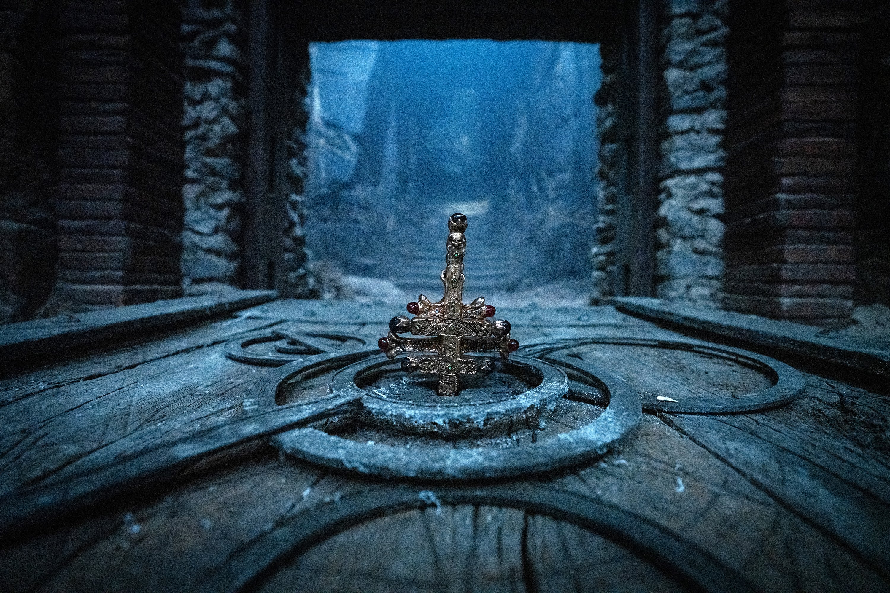 Два Нейтана Дрейка встретились на новых фото со съемок фильма Uncharted — Том Холланд и Нолан Норт - изображение 2 Два Нейтана Дрейка встретились на новых фото со съемок фильма Uncharted — Том Холланд и Нолан Норт - фото 2