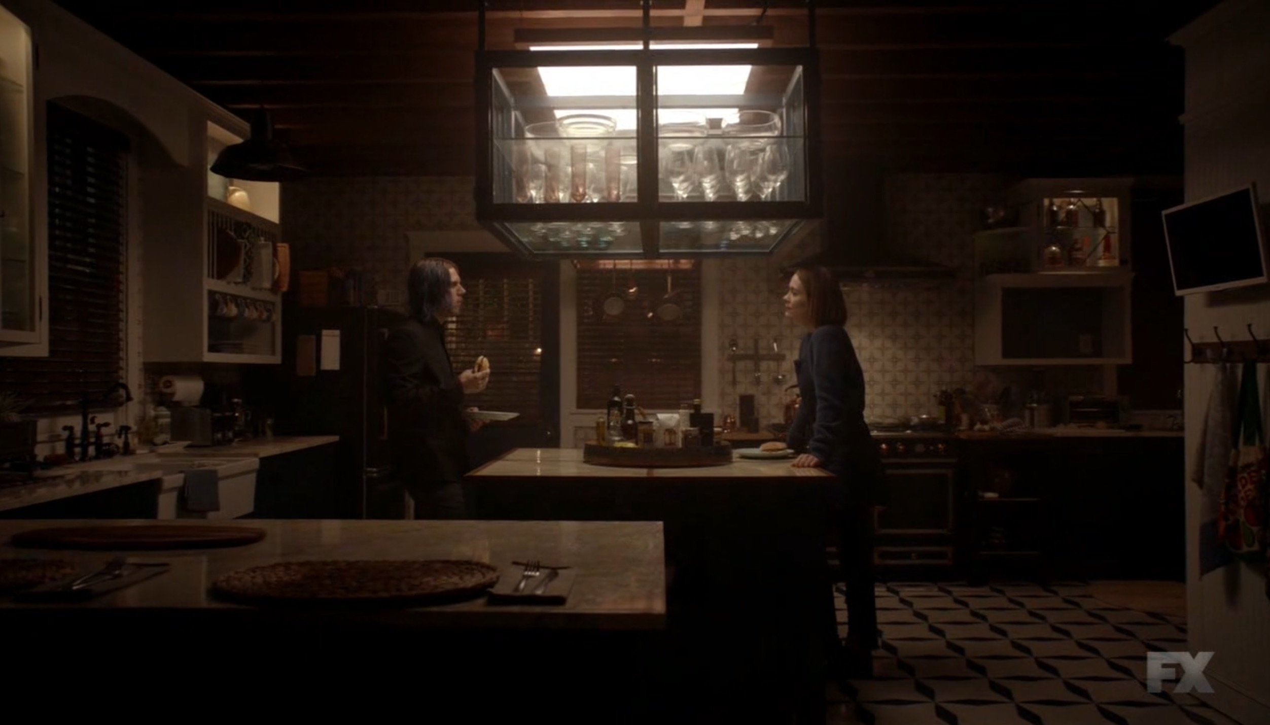 Суть. Рецензия на 8 серию 7 сезона «Американской истории ужасов» в 2 абзацах - фото 1