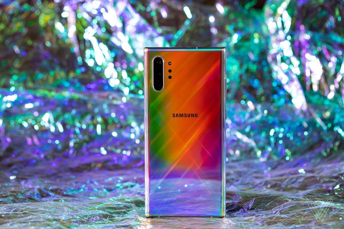 В России начались продажи флагманов Samsung Galaxy Note 10 и Note 10+ - фото 1