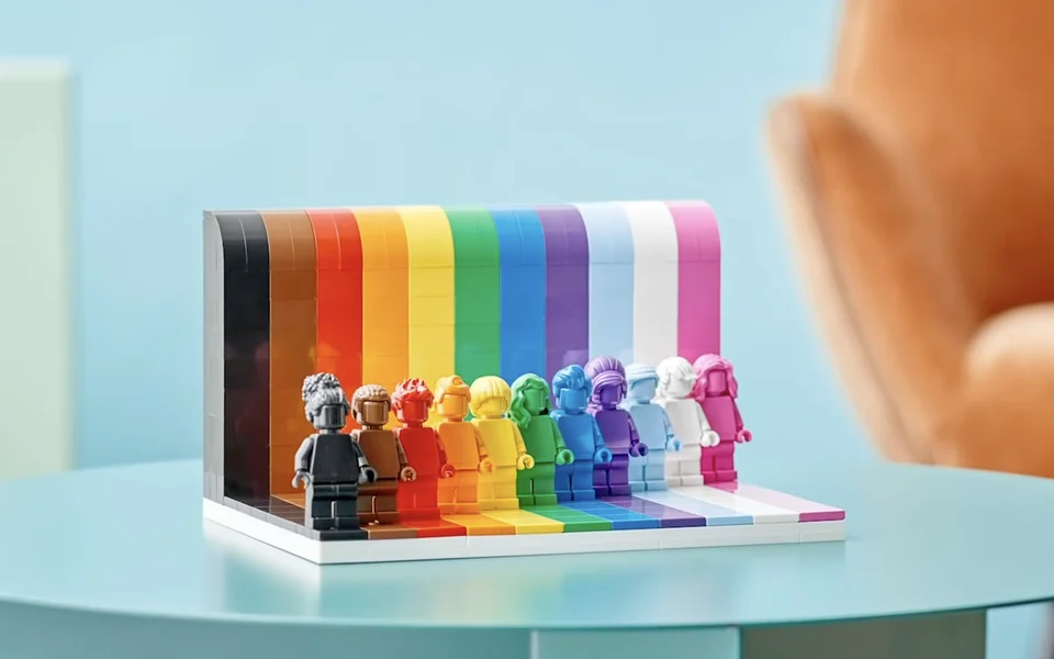 Lego не планирует выпускать в России ЛГБТК-набор «Все прекрасны» - фото 1