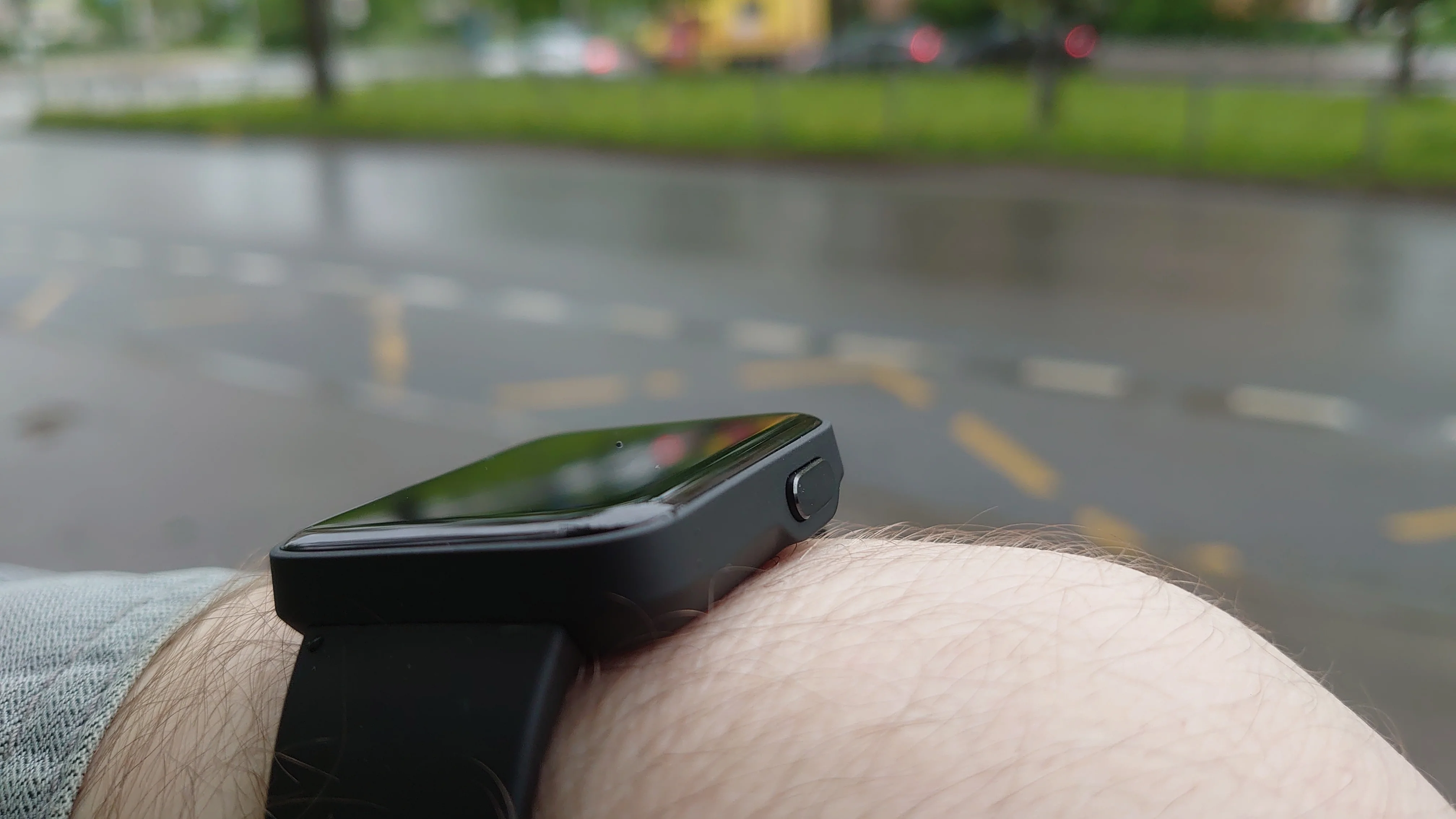 Обзор Xiaomi Mi Watch Lite: неудачный микс смарт-часов и фитнес-браслета - фото 6