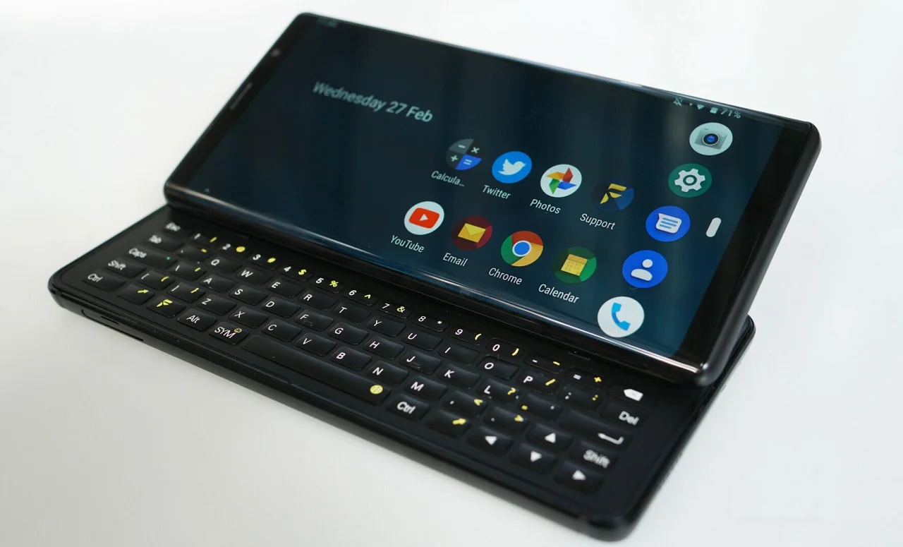 Анонс F(x)tech Pro 1: смартфон-слайдер с боковой QWERTY-клавиатурой - фото 2