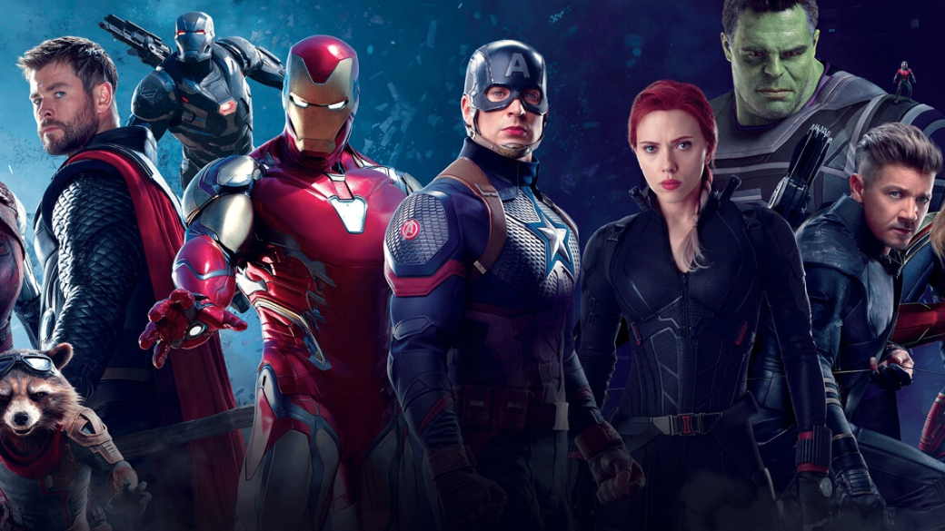 Главный блокбастер 2019 года «Мстители: Финал» (Avengers: Endgame) доверху загружен данью уважения фанатам. Это и пасхалки с отсылками, и визуальные цитаты с воссозданными сценами из предыдущих фильмов MCU, и многочисленные упоминания произошедших событий с мелкими деталями, которые хорошо знакомы фанатам киновселенной. Для этой подборки я выбрал десять наиболее запомнившихся лично мне.