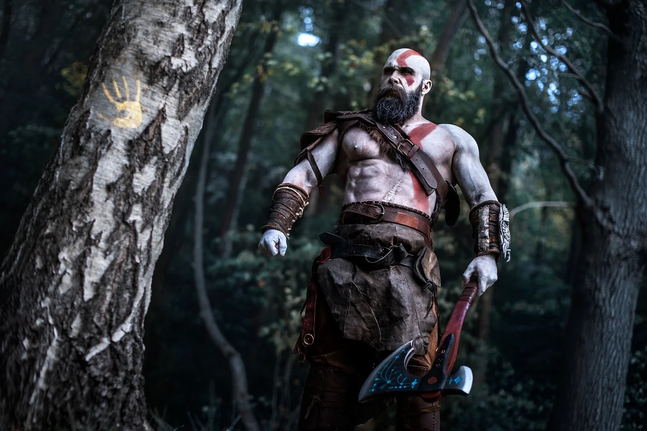 Очень брутальный Кратос в новом косплее God of War с PS4 - фото 2