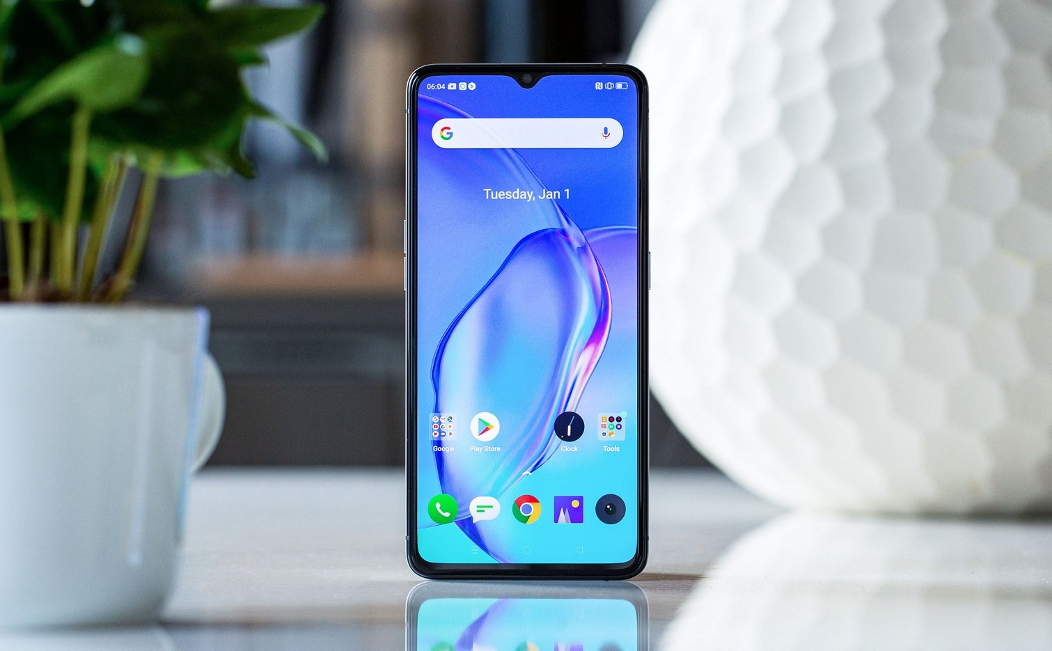 В 2020 году купить флагман на мощном процессоре стоит не так дорого, как это было год или два назад. За это время появилось достаточно много китайских производителей, которые выпускают топовые смартфоны на самых мощных процессорах Qualcomm Snapdragon за относительно небольшие деньги. Собрали в этой подборке лучшие, на наш взгляд, флагманы, которые уже продаются в России и стоят неприлично мало денег (до 40 000 рублей) по сравнению со своими характеристиками. Модели расставлены по возрастанию цены.