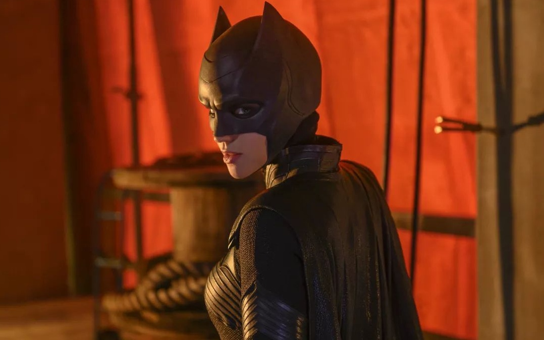 «Бэтвумэн» и «Нэнси Дрю» досрочно заказали новые эпизоды. Но связано ли это с качеством сериалов? - фото 1