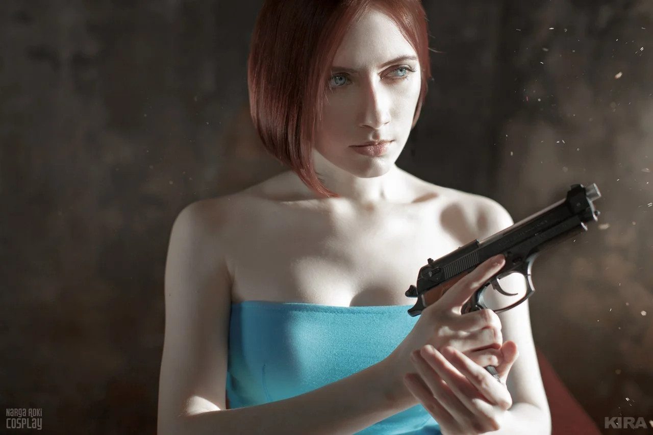 Косплей дня: Джилл Валентайн из Resident Evil 3: Nemesis﻿ сражается с зомби - фото 4