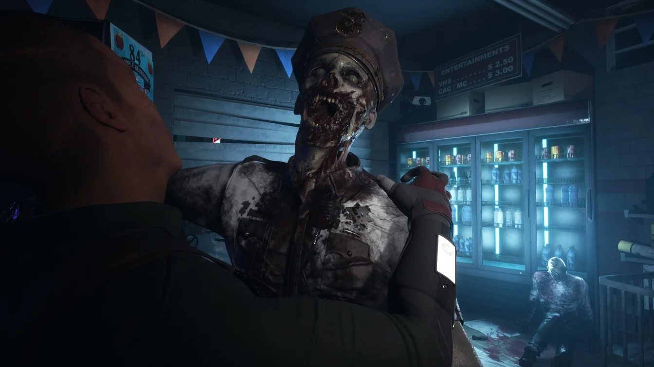 В 2015 году кучка фанатов выпустила видео своей версии ремейка Resident Evil 2 на Unreal Engine 4. Вскоре после этого Capcom анонсировала официальный ремейк, и фанаты по просьбе компании прекратили работу над своим «Резидентом», сделав на основе него самостоятельную игру — Daymare: 1998. И она ужасает — в худшем смысле слова.
