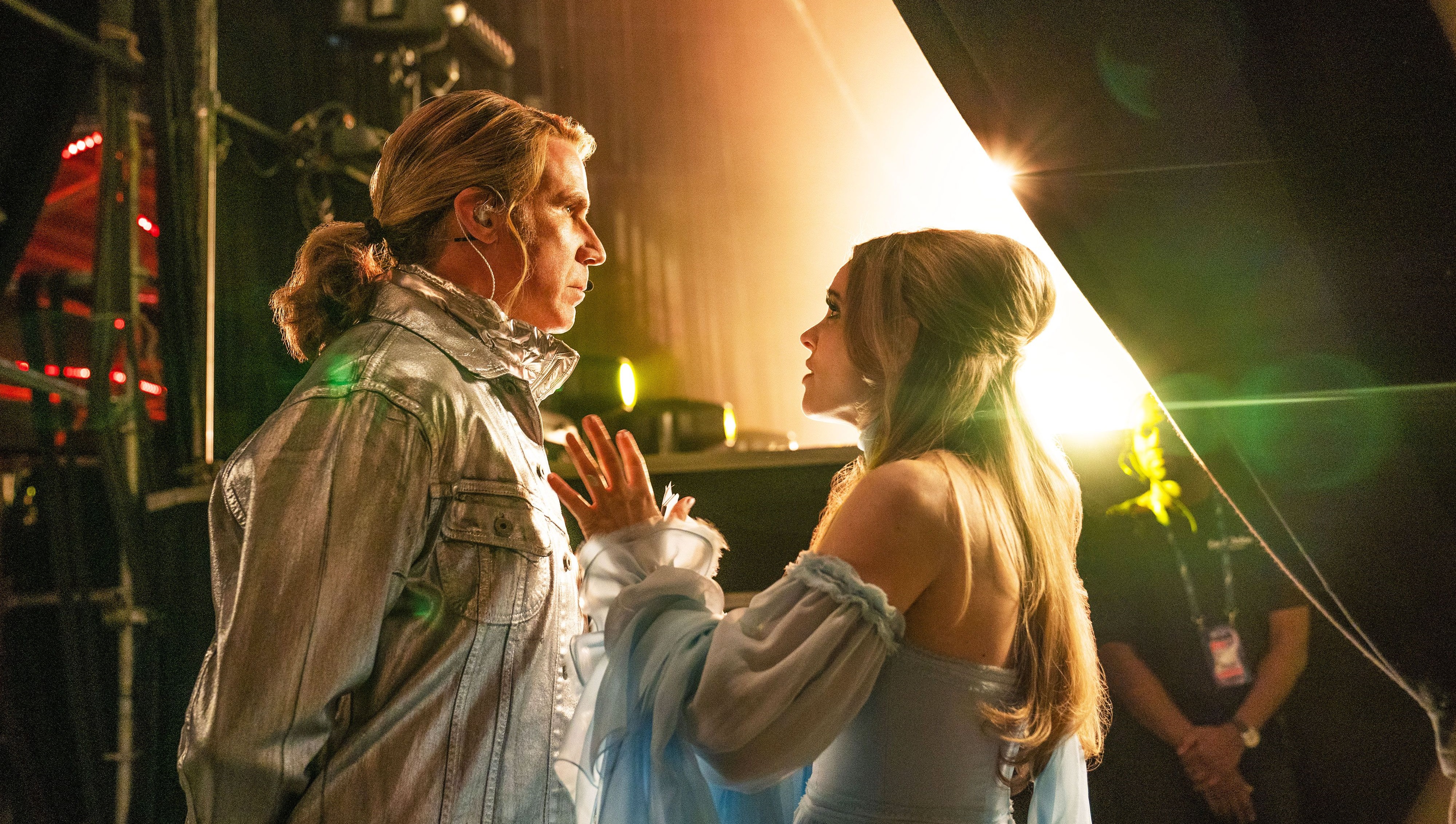 На Netflix вышла музыкальная комедия «Евровидение: История группы Fire Saga» (Eurovision Song Contest: The Story of Fire Saga). Это история об исландских артистах, с детства мечтавших представлять страну на этом конкурсе и победить. Разбираемся, как эту необычную ленту преобразили Уилл Феррелл и Рэйчел МакАдамс.