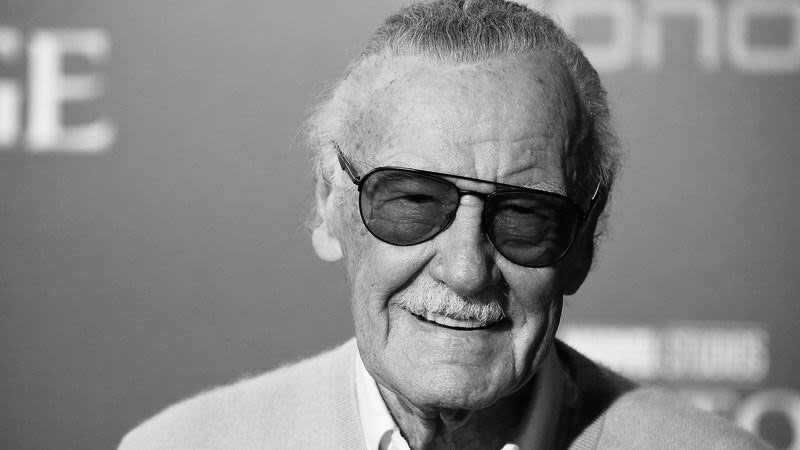 Вечером 12 ноября 2018 года стало известно, что Стэн Ли скончался в возрасте 95 лет из-за продолжительной борьбы с проблемами со здоровьем, в том числе с пневмонией. В последние годы Ли с трудом появлялся на различных фестивалях комиксов, а в 2017 году умерла его жена. Тем не менее Стэн продолжал радовать своих фанатов и соглашался на участие в различных конвентах. И мне хочется сказать ему спасибо.