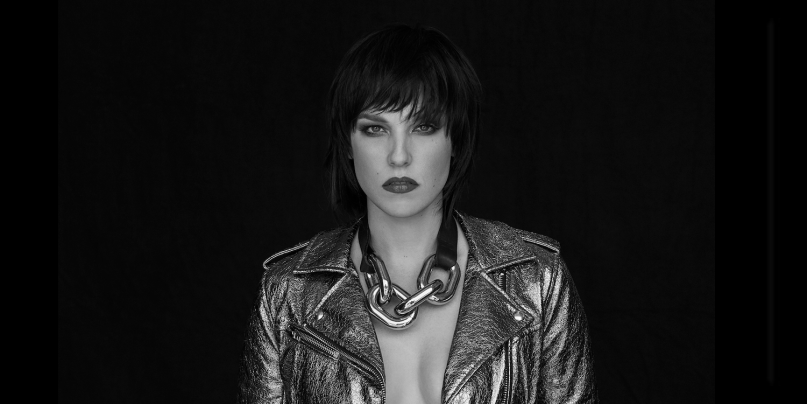 В рамках своего большого тура американские хард-рокеры Halestorm дали концерт в Москве в клубе Red. Мы встретились с Лиззи Хейл, вокалисткой группы, и поговорили о новом альбоме, месте рок-музыки в современном мире и о природе депрессии.