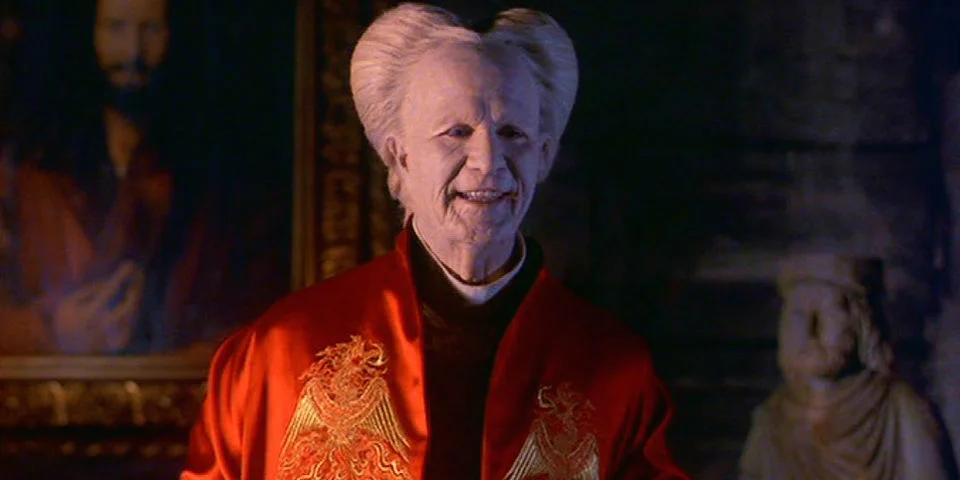 От Лесли Нильсена до Гэри Олдмана: 5 лучших экранных версий графа Дракулы — к премьере «Дракулы» BBC - фото 4