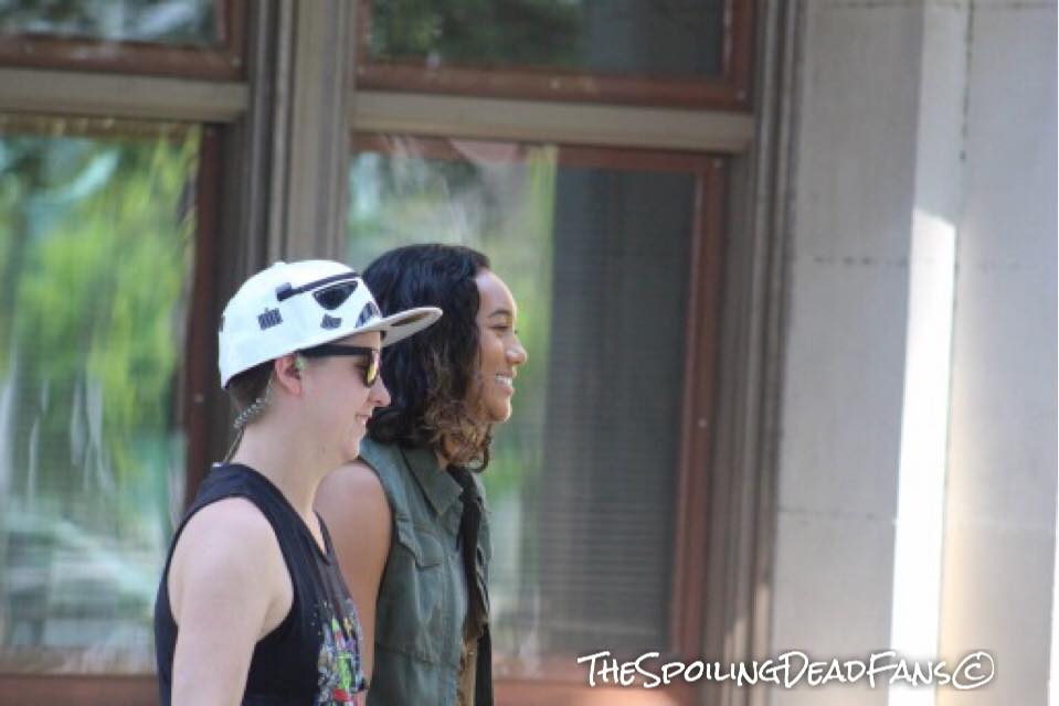 Что Рик и его люди забыли в Вашингтоне? Новые фото со съемок 9 сезона «Ходячих мертвецов» - фото 5