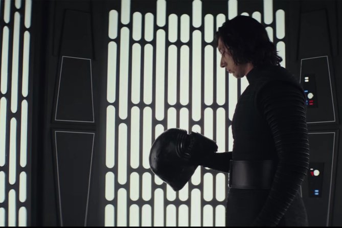 Так что там случилось с Рей?! Покадровый разбор нового трейлера «Звездные войны: Последние джедаи» - фото 13