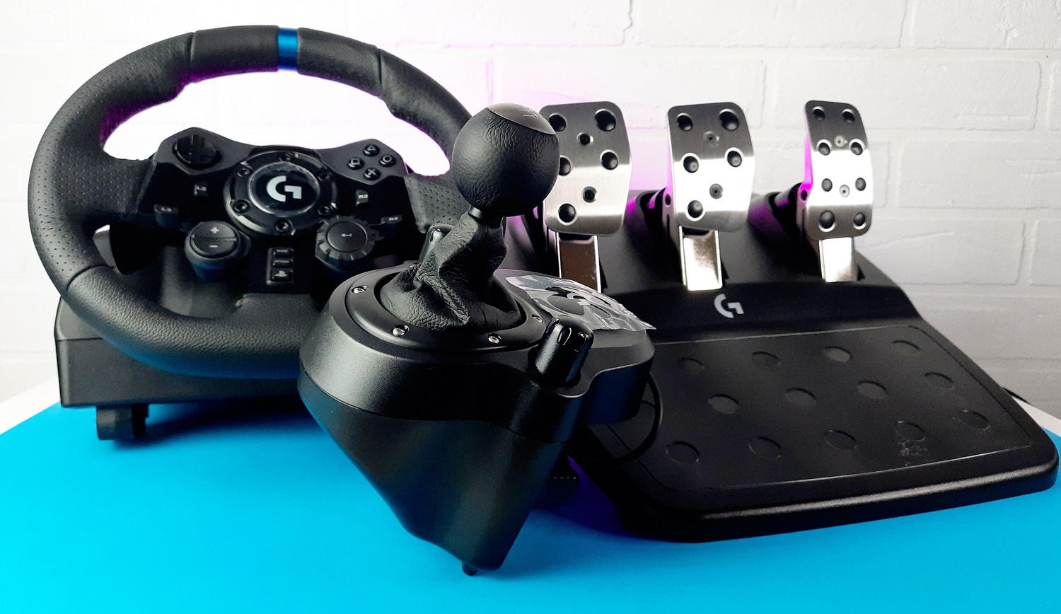 Обзор Logitech G923: игровой руль для ПК и консолей нового поколения - фото 2