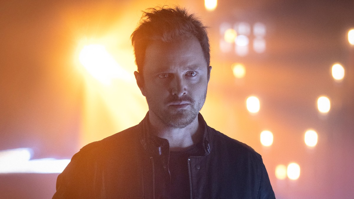 Если бы 3 сезон «Мира Дикого Запада» (Westworld) был запуском космического корабля, он бы получился не очень удачным. Яркий, мощный старт, стабильный полет на первые 4 эпизода, которые сделали «Мир» главным претендентом на лучший сериал года. Но затем — отклонение от траектории, несколько диких петель и последовательность взрывов без достижения орбиты. Остается только наблюдать, как эти обломки сюжетных линий сыплются обратно в гравитационный колодец.