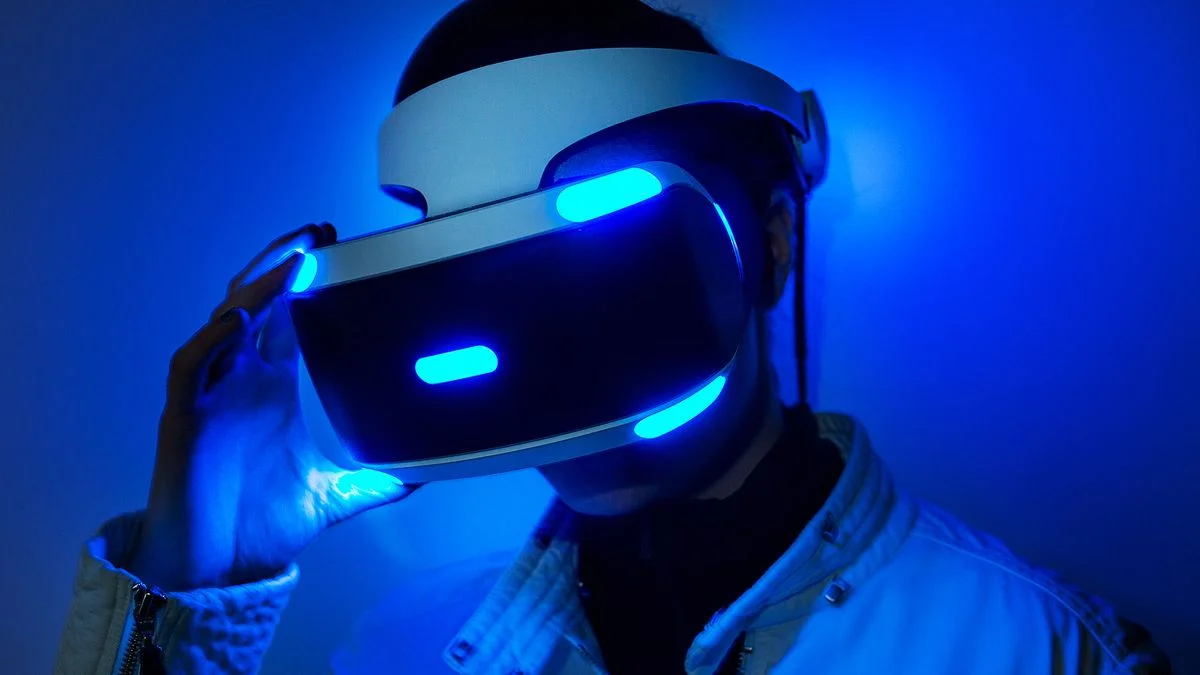 Sony анонсировала обновленную VR-систему для PlayStation 5 - фото 1