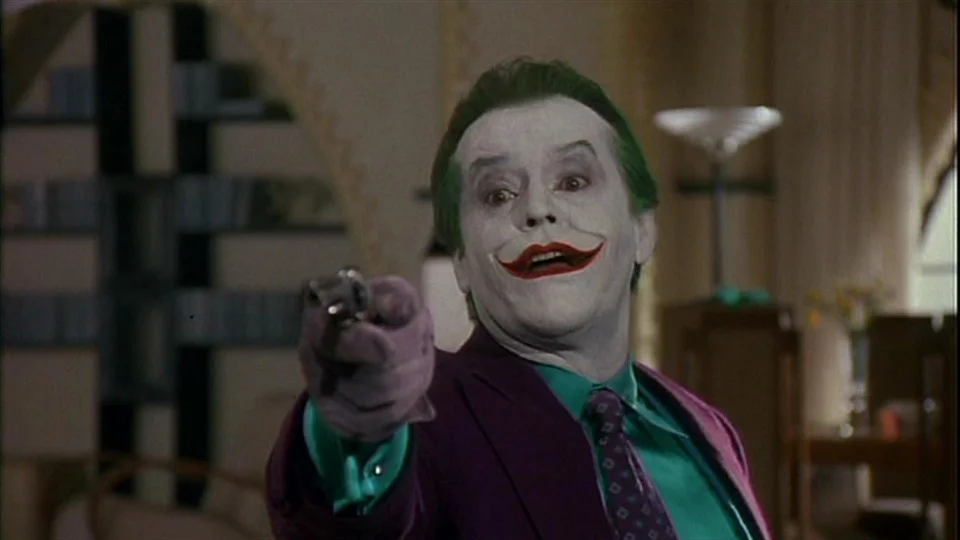 Джокеры в кино. Кто смог воплотить идеальный образ безумного клоуна-убийцы? - фото 4